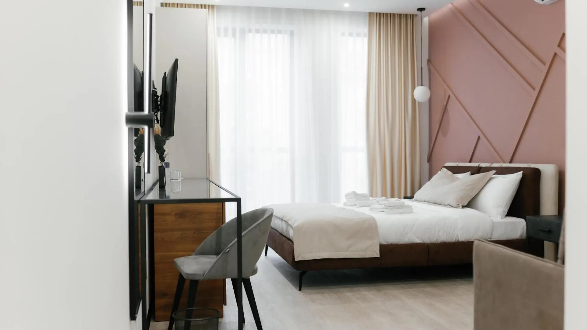 לבוב Select Hotel 4*,