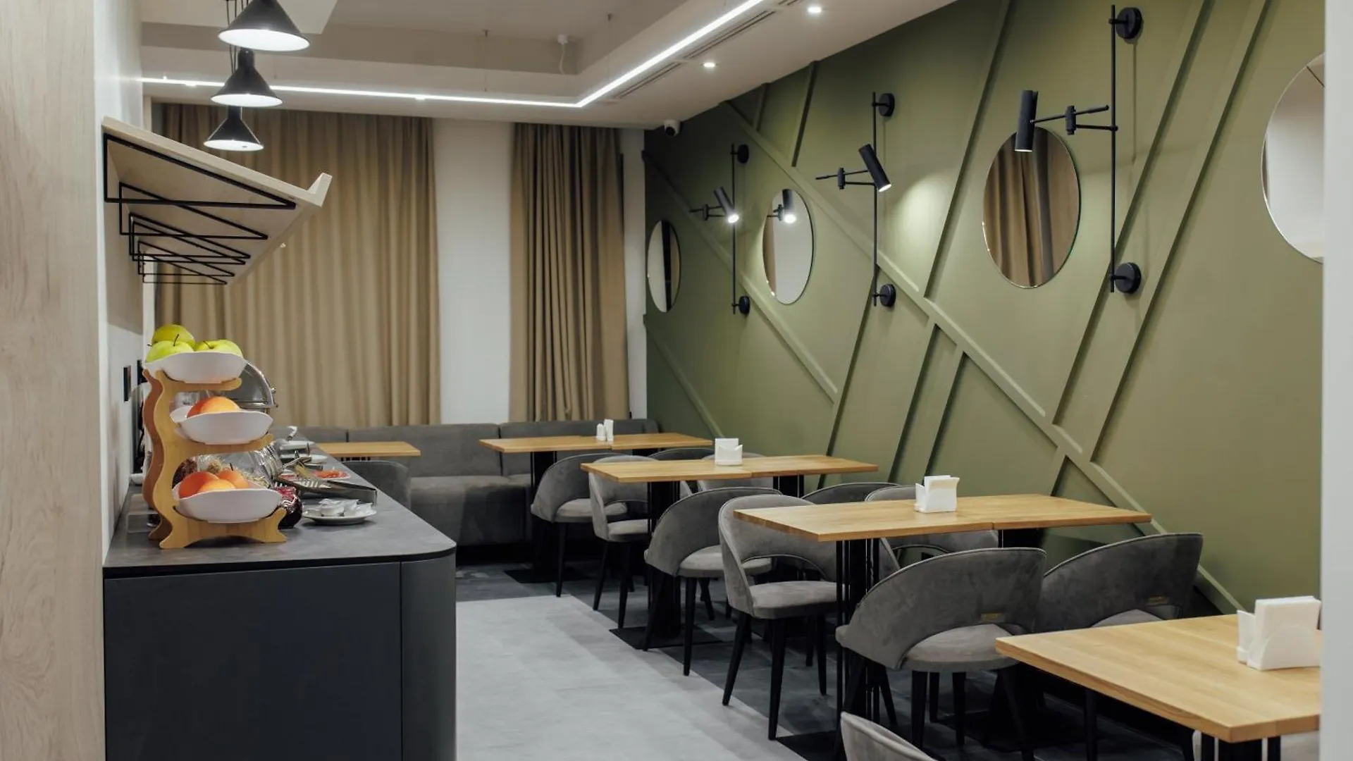 לבוב Select Hotel